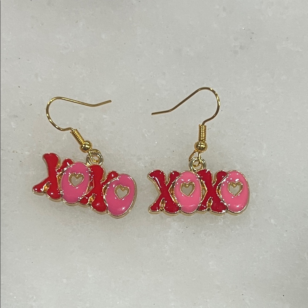 Chic XOXO Red and Pink Heart Earrings